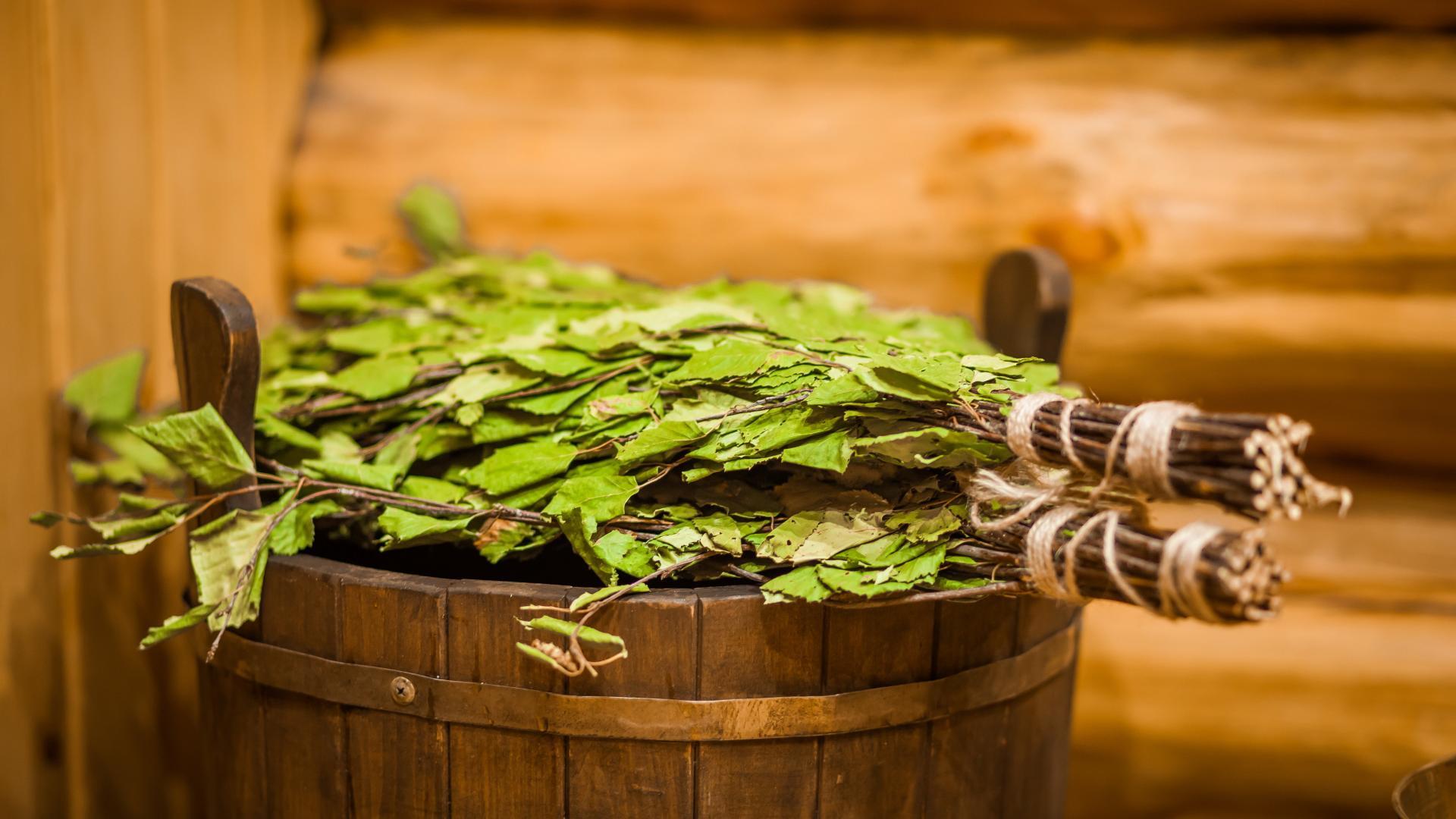 Как запаривать веник для бани?